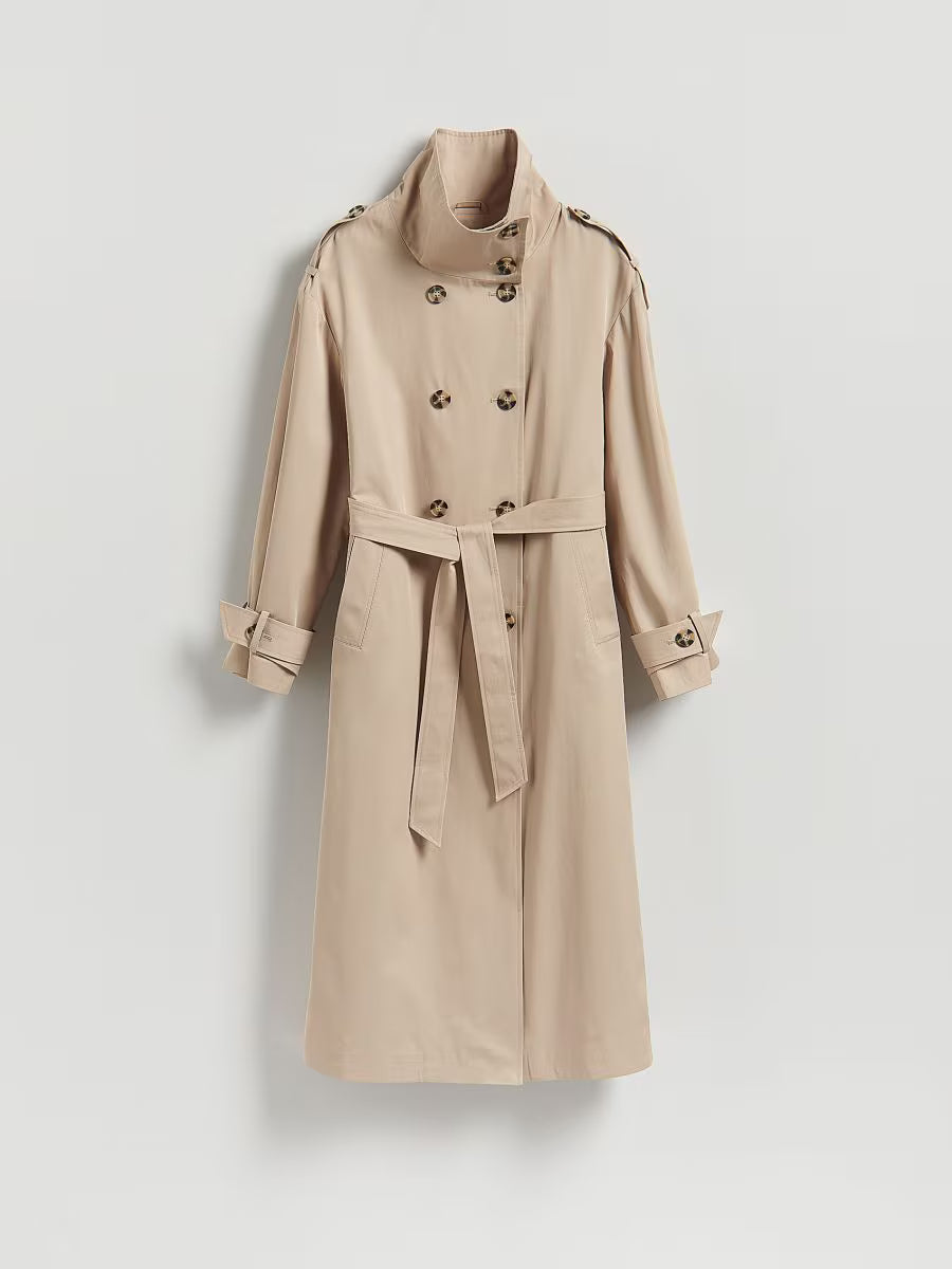 Zweireiher-Trench in Beige mit Gürtel