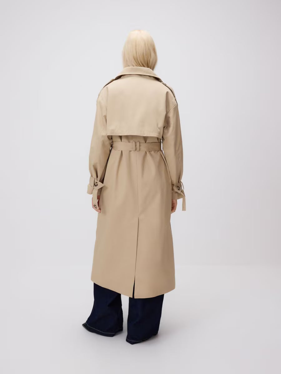 Zweireiher-Trench in Beige mit Gürtel