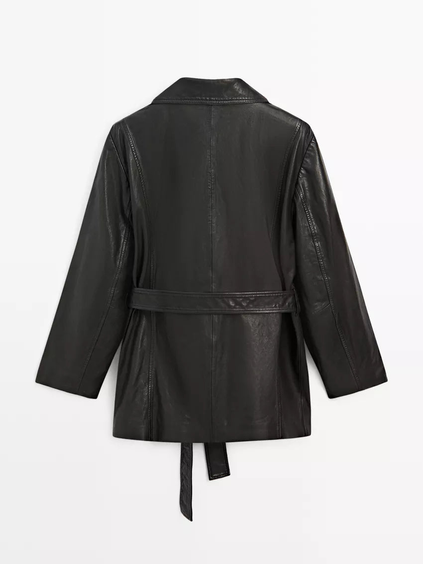 Schwarzer Mantel aus Nappaleder mit Gürteldetails