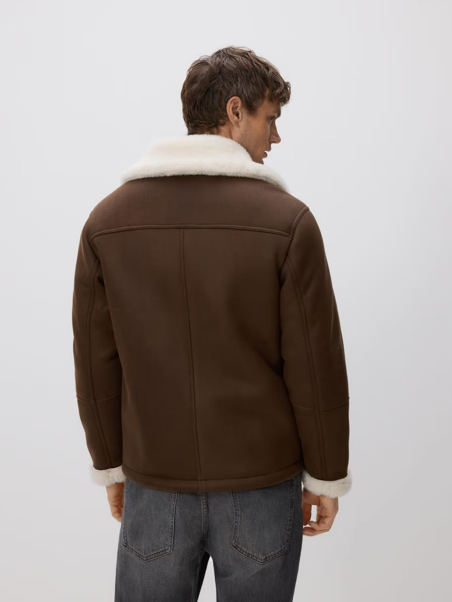 Mantel in goldbraun mit Details aus Lammfellimitat